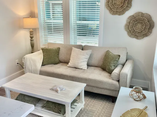 782 1st St S #782, Jacksonville Beach, FL 32250