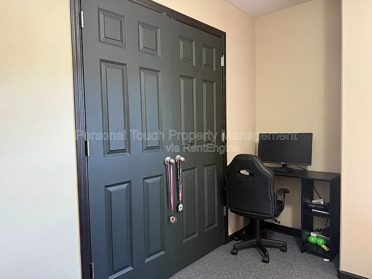 4106 Clubhouse Dr S — Photo 14