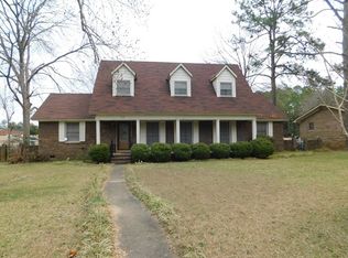 1120 Saint Andrews Dr, Albany, GA 31707