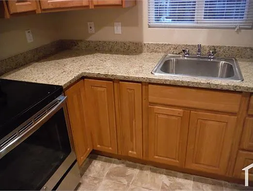 2 bed, 950 sqft, $2,200 — Photo 4