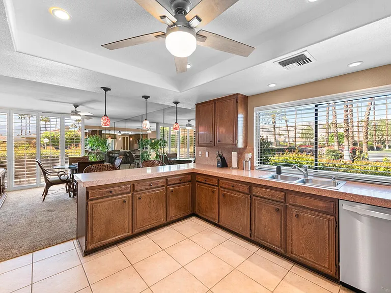 72385 Beverly Way — Photo 26