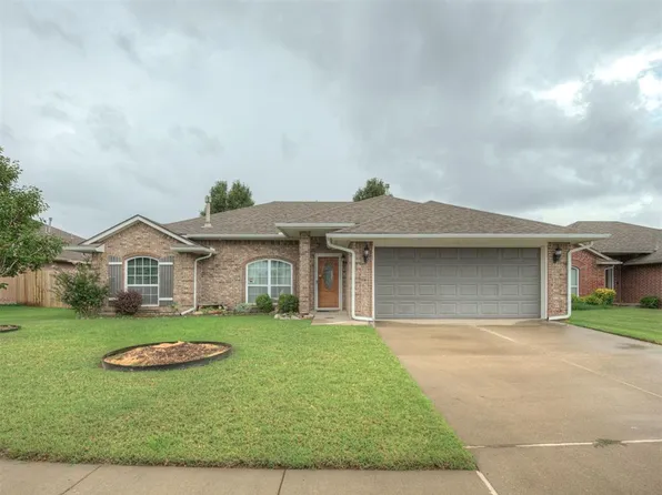 500 Apple Tree Ln, Moore, OK 73160
