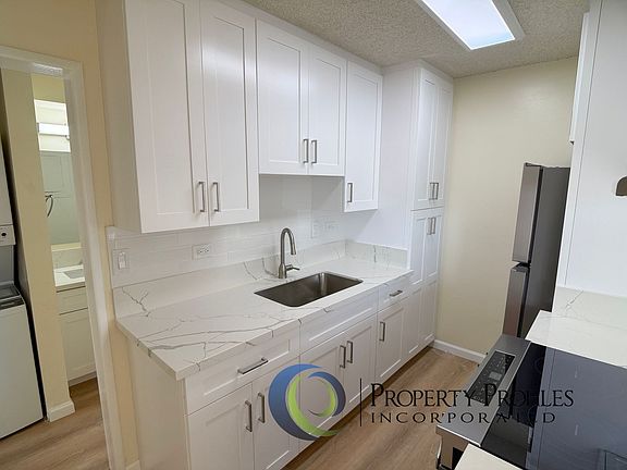 4th image of 2740 Kuilei St APT 1802