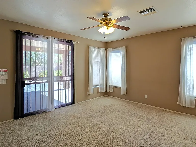 4236 E Oxford Ln — Photo 7