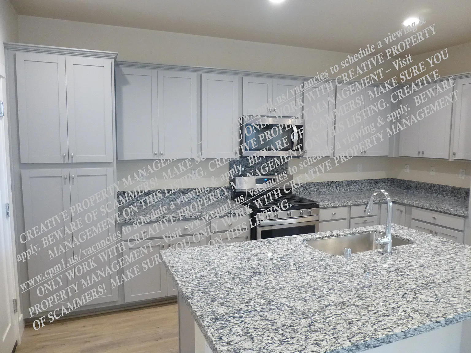 3 bed, 2.5 bath, 1702 sqft, $4,345 — Photo 4