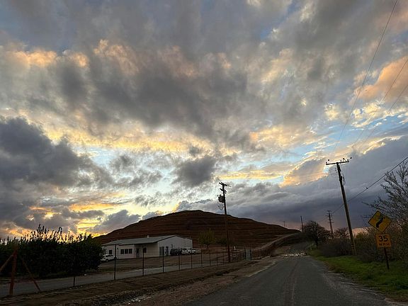 5th image of 23114 Carson Ave