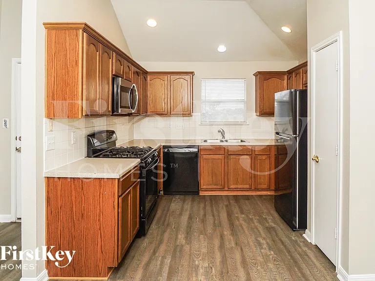 8422 Cherisse Dr — Photo 9