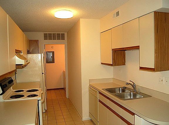 4th image of 511 Aurora Ave Unit 219