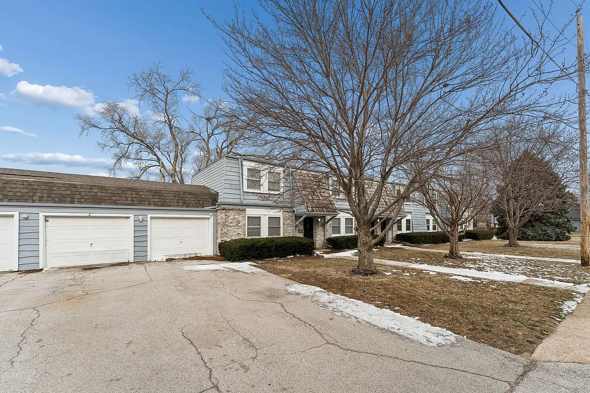 Building Photo - 1302 Wilroy Rd