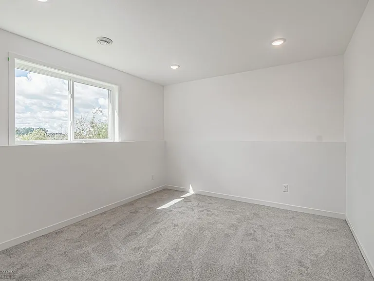 1615 5th Ave NE — Photo 14