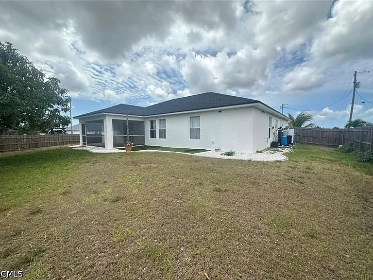 2115 NW 19th Ave — Photo 22