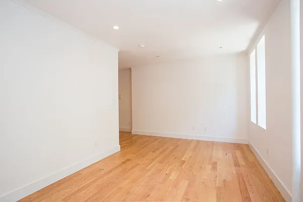 Rented by MNS | media 25