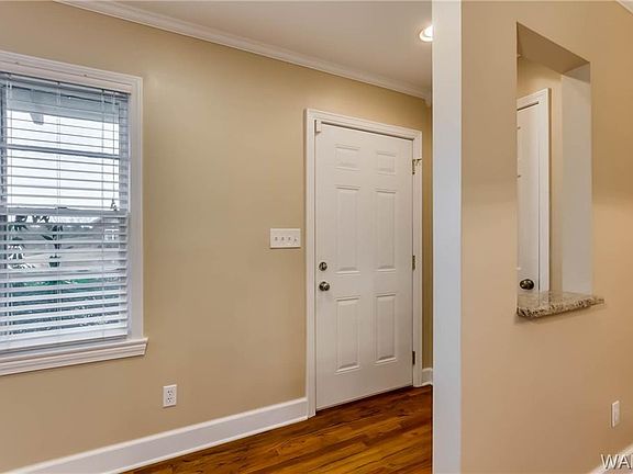 5th image of 1202 17th Ave E