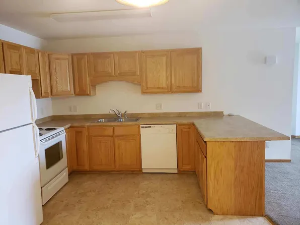1530 W Pine St #308, Baraboo, WI 53913
