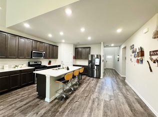 907 Main St, Hutto, TX 78634