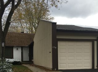178 Cascade Dr, Indian Head Park, IL 60525