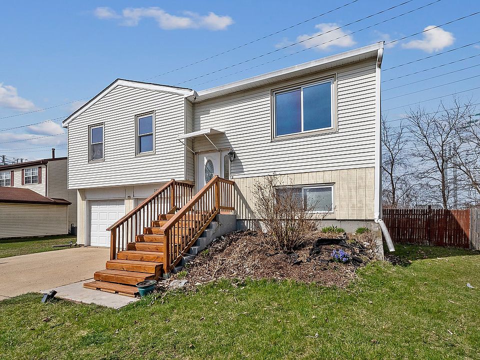 1st image of 273 Yellow Pine Dr