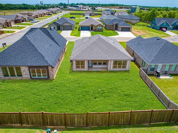 4th image of 1193 Wild Indigo Cir