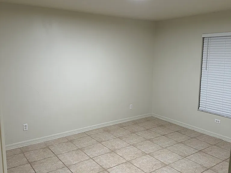 5027 Benton St — Photo 5