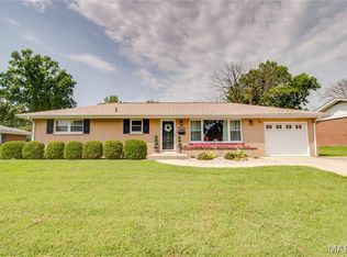 5212 Wickway Dr, Alton, IL 62002