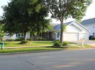 1817 E Wyndmere Dr, Appleton, WI 54913