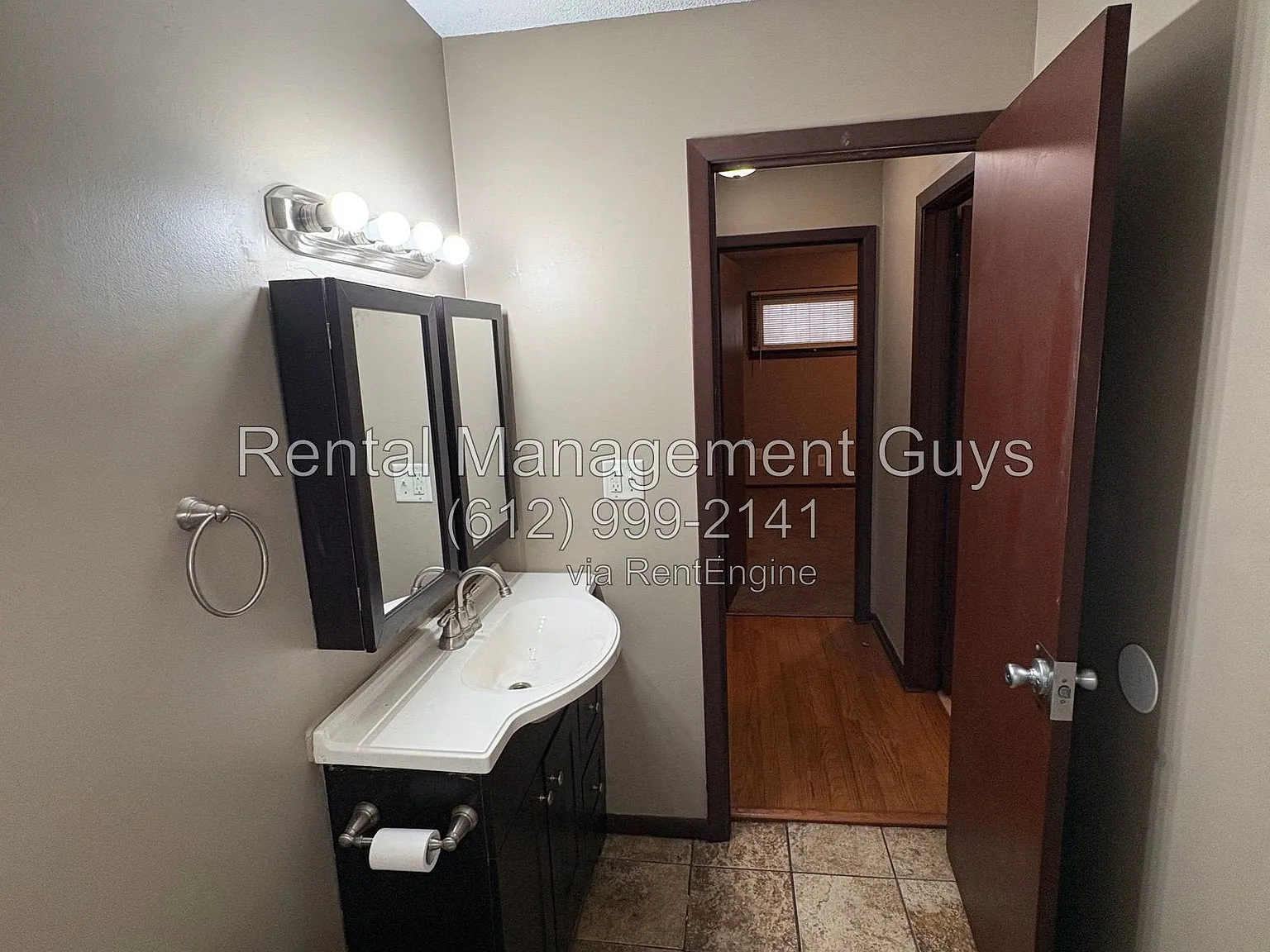 4 bed, 2.0 bath, 1750 sqft, $2,100 — Photo 4