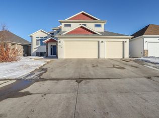 6876 23rd St S, Fargo, ND 58104
