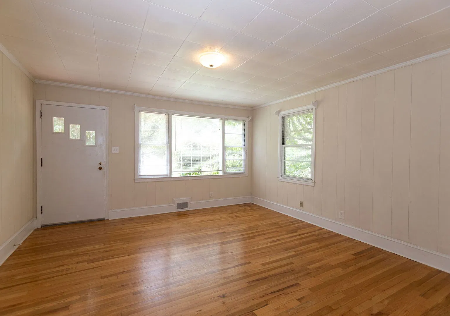 3 bedroom 1 bath in Boulevard/ Normaltown! — Photo 4