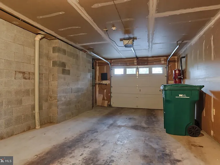 1127 Wicklow Ct — Photo 22