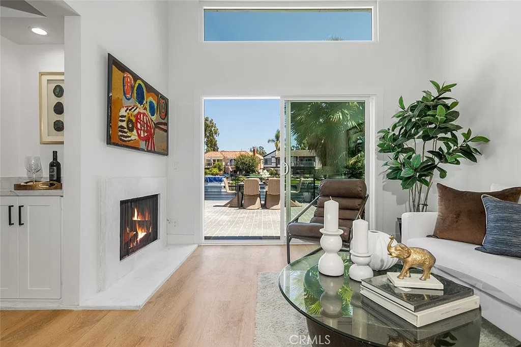 4 bed, 2030 sqft, $6,750 — Photo 4