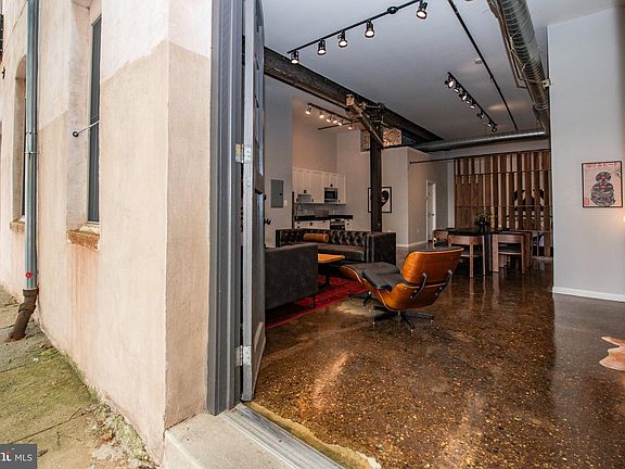 4th image of 2135 E Susquehanna Ave #-1d