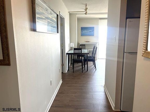 5th image of 4800 Boardwalk APT 1806