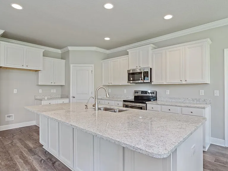 791 Cornelia St — Photo 18