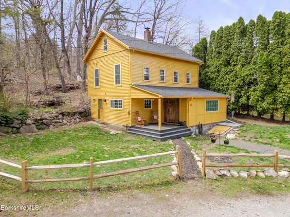 43 Hart St, Great Barrington, MA 01230