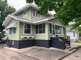 203 E 14th St, Beardstown, IL 62618
