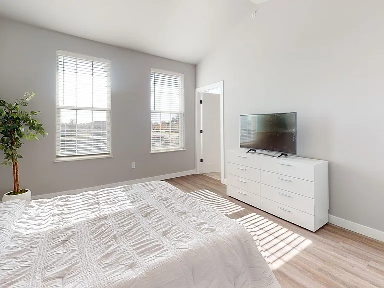 618 Autumn Wood Pkwy — Photo 140