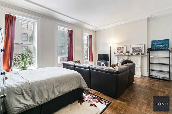 Rented by Bond New York | media 4