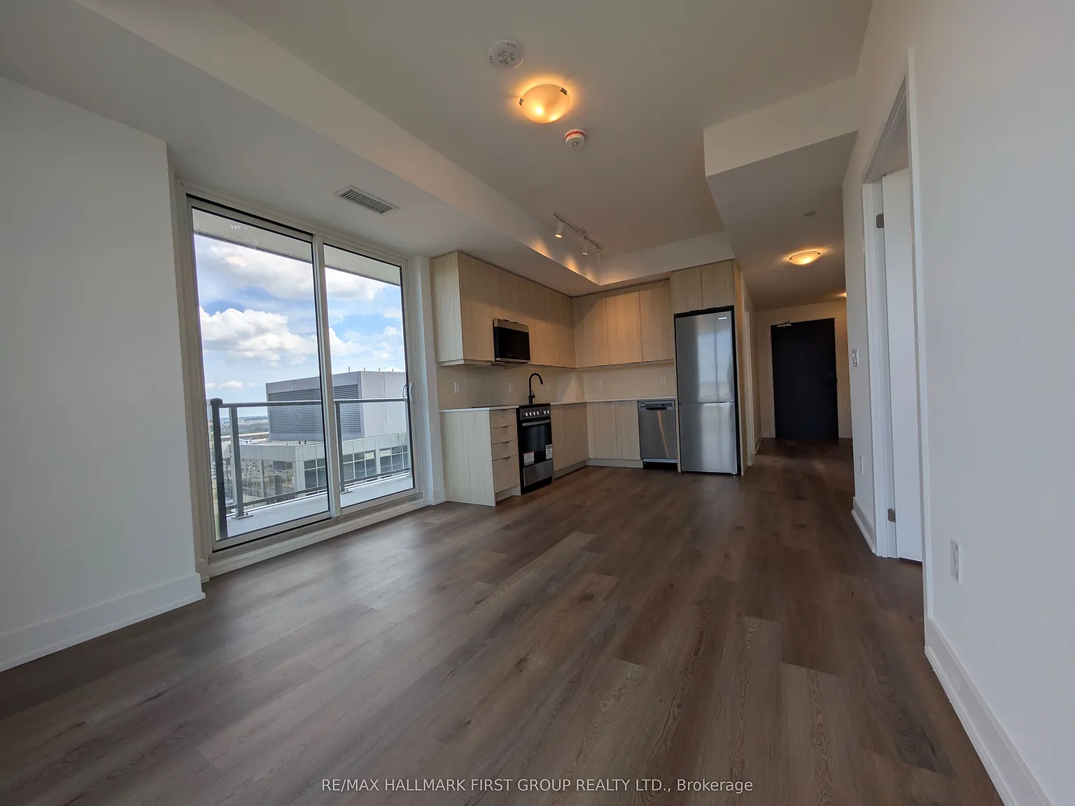 2 bed, $2,700 — Photo 4