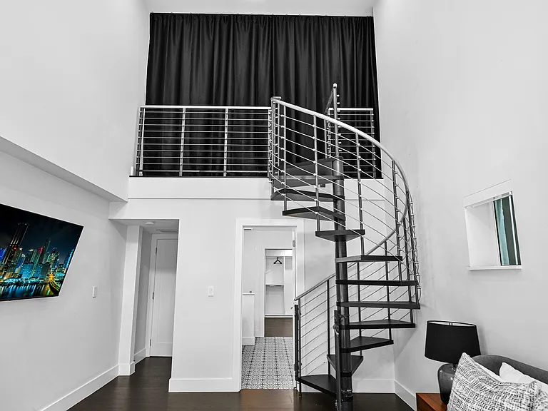 150 NE 50th Ter — Photo 21