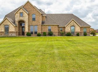 211 King Ranch Ct, Fort Worth, TX 76108