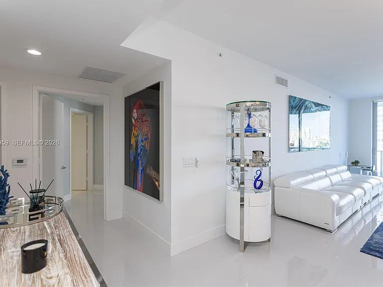 17111 Biscayne Blvd #505 — Photo 28
