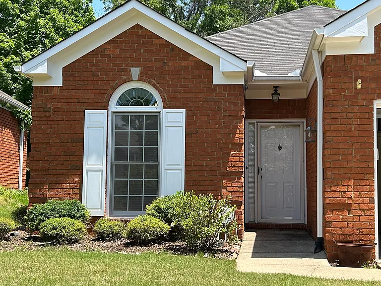 713 Rockford Cir — Photo 4