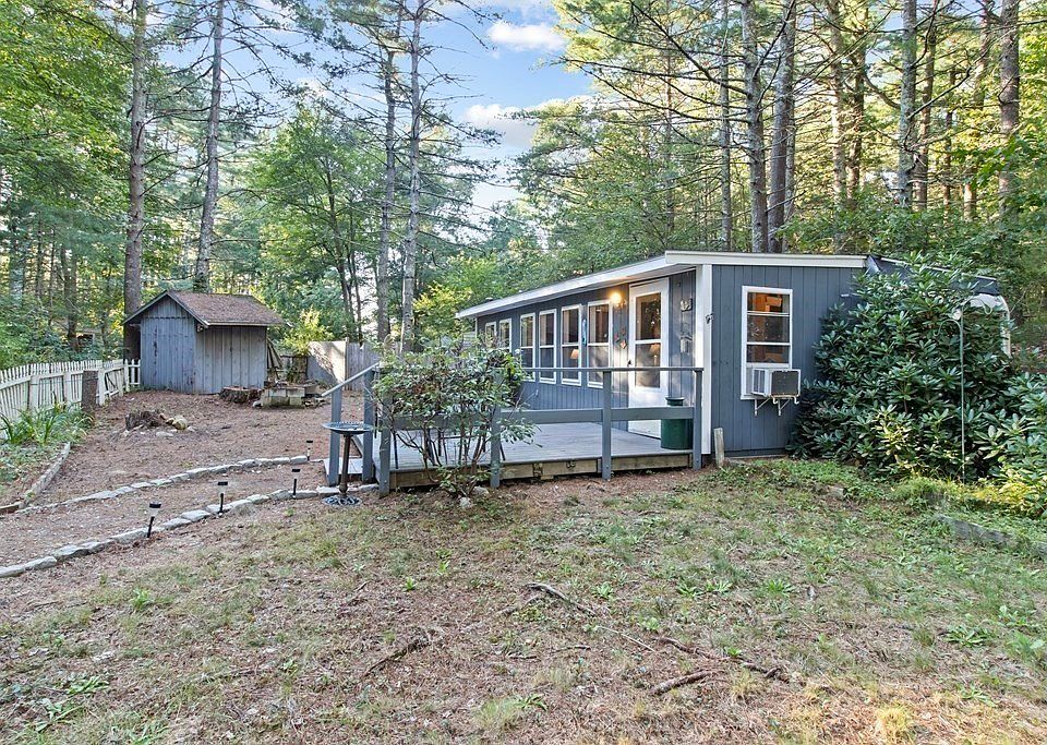 33 Wareham St Carver, MA Zillow Apartments for Rent in Carver