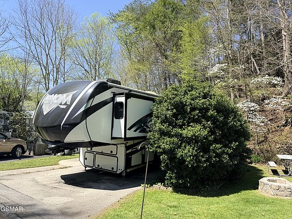 3rd image of 4229 E Pkwy #314-lot 314