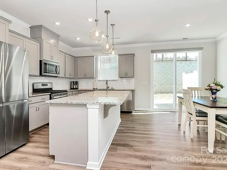 16042 Red Buckeye Ln — Photo 35
