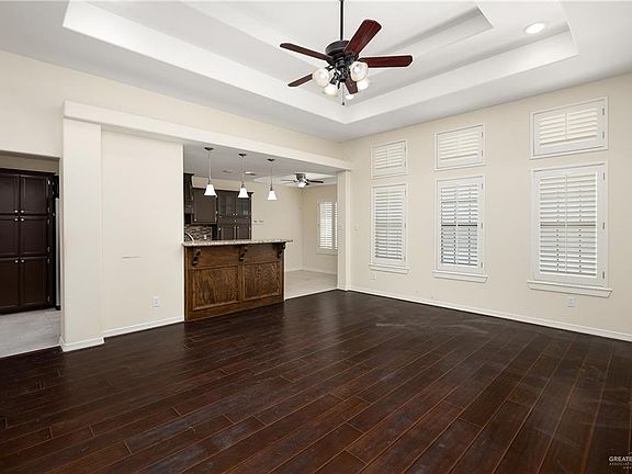 5th image of 1022 Tanglewood Dr