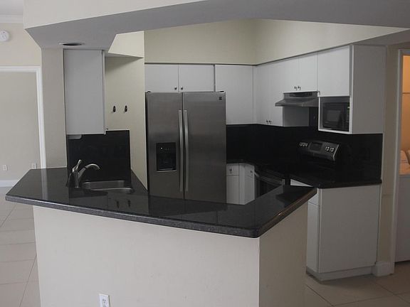 2nd image of 3245 NE 184th St #10009
