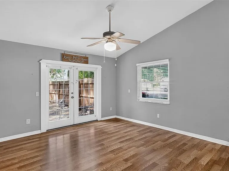 2115 SW 72nd St — Photo 11