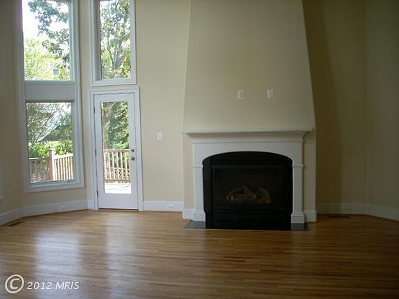 5th image of 501 N Lombardy St