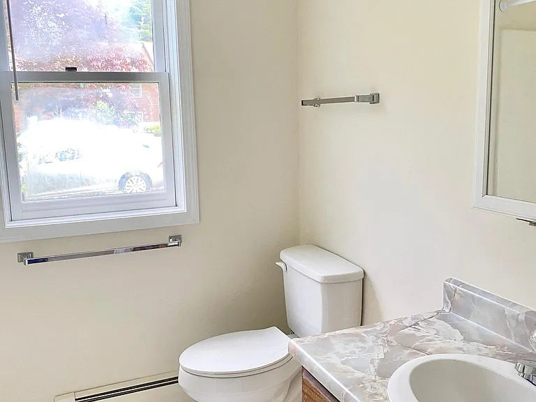 25 Baycrest Dr #601 — Photo 5